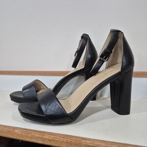 Black Leather Naturalizer Soft High Heels